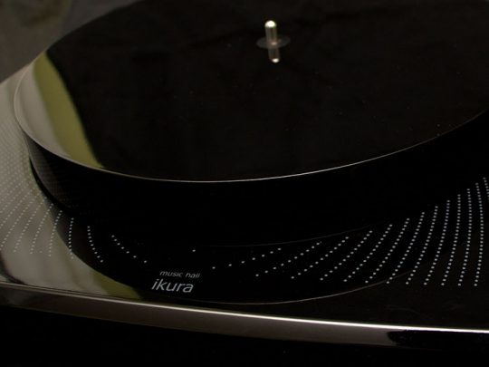 ikura black (closeup)